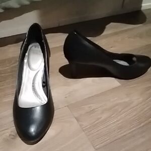 Time and Tru Classic Black Heels